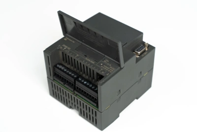 Программируемый логический контроллер Siemens SR20