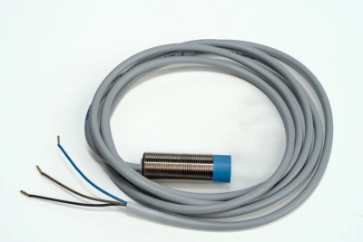 Переключатель бесконтактный DW-AD-631-M18 (дальнее расстояние)
