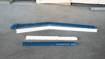 Крышка вертикального стержня вращающегося рычага справа