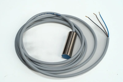 Переключатель бесконтактный DW-AD-621-M18 (короткое расстояние)
